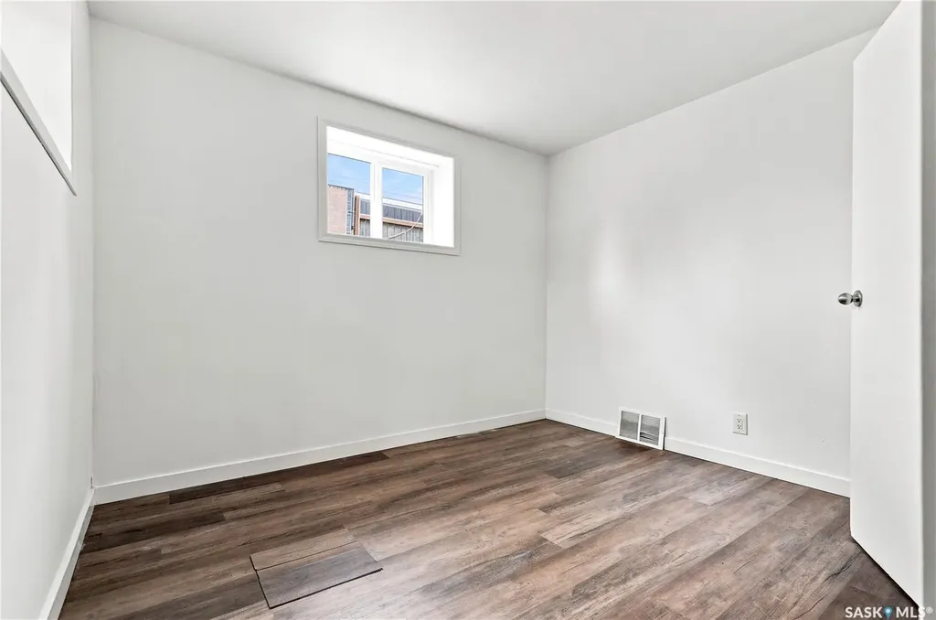 209 T Avenue N Saskatoon SK S7L 3B1