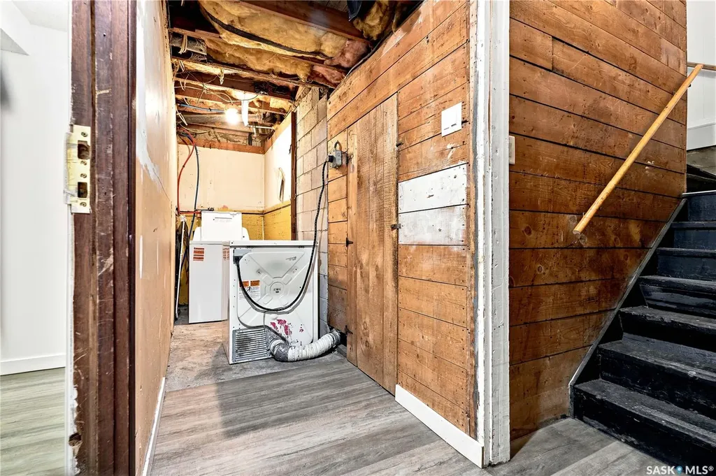 209 T Avenue N Saskatoon SK S7L 3B1