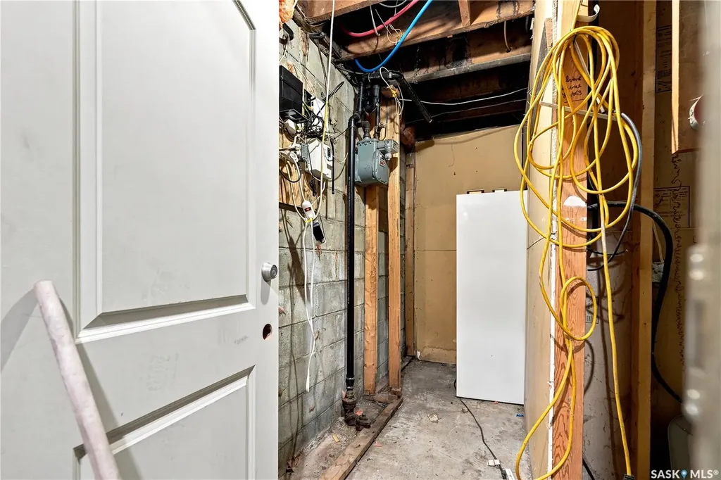 209 T Avenue N Saskatoon SK S7L 3B1