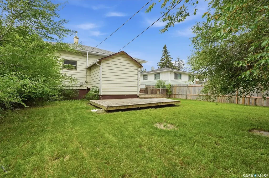 209 T Avenue N Saskatoon SK S7L 3B1
