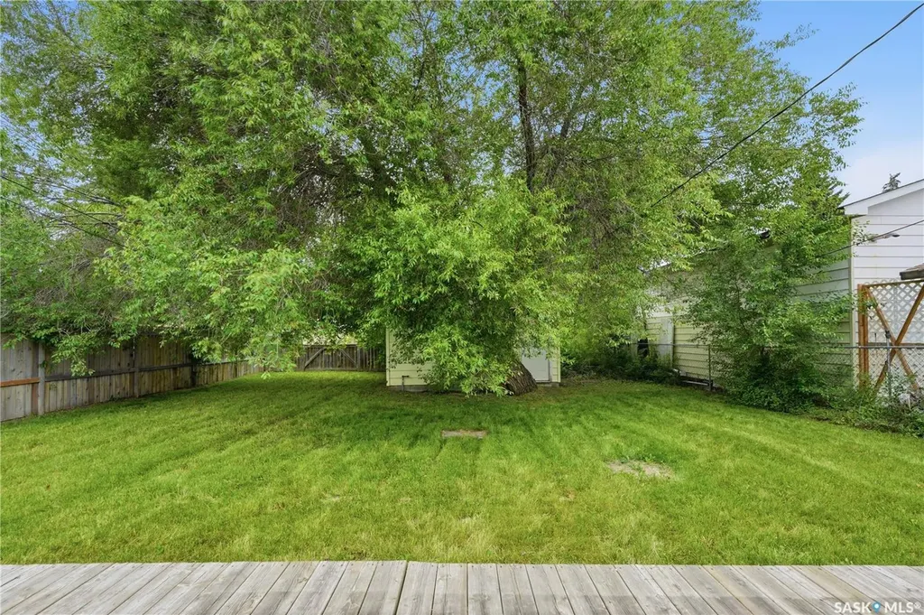 209 T Avenue N Saskatoon SK S7L 3B1