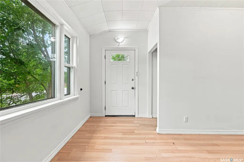 209 T Avenue N Saskatoon SK S7L 3B1