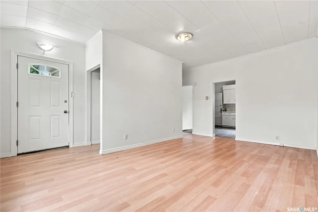 209 T Avenue N Saskatoon SK S7L 3B1