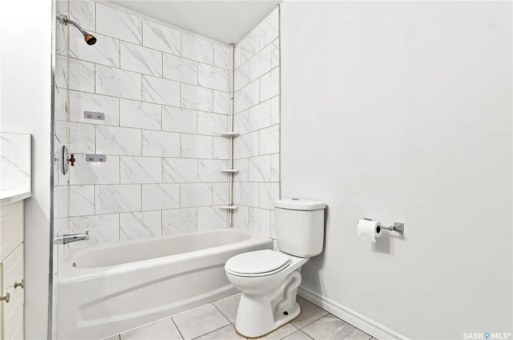 209 T Avenue N Saskatoon SK S7L 3B1