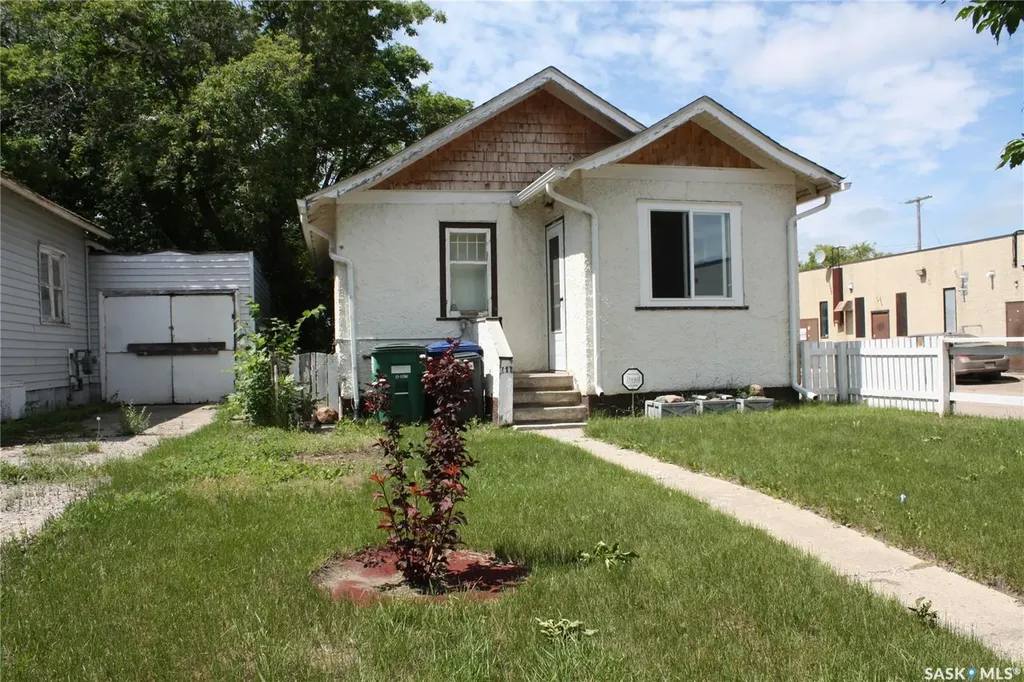 111 L Avenue S Saskatoon SK S7M 2G9