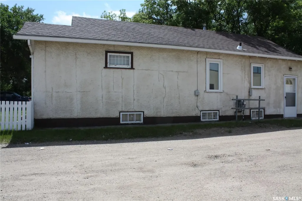 111 L Avenue S Saskatoon SK S7M 2G9