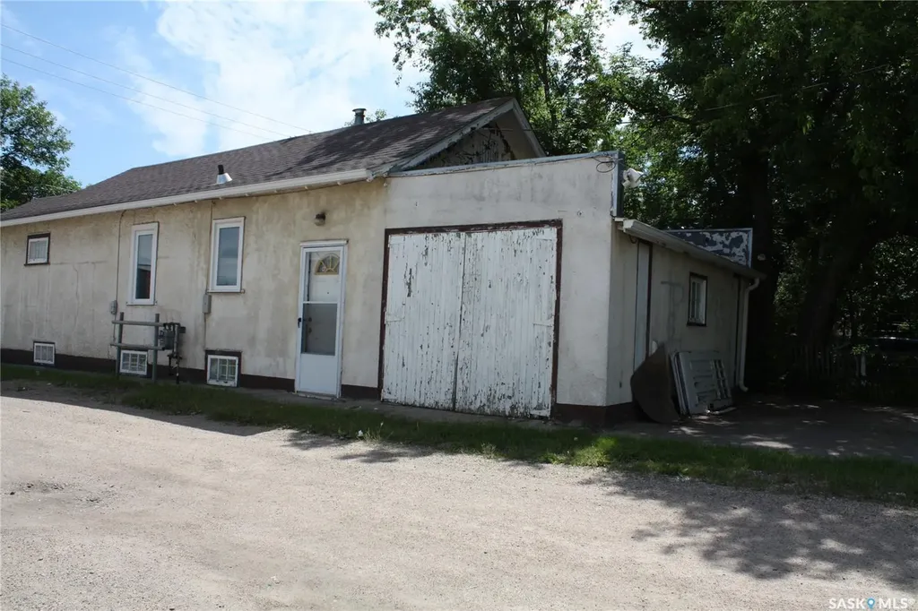 111 L Avenue S Saskatoon SK S7M 2G9