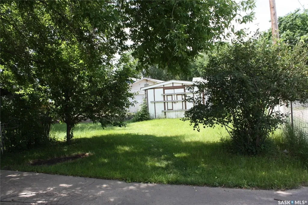 111 L Avenue S Saskatoon SK S7M 2G9