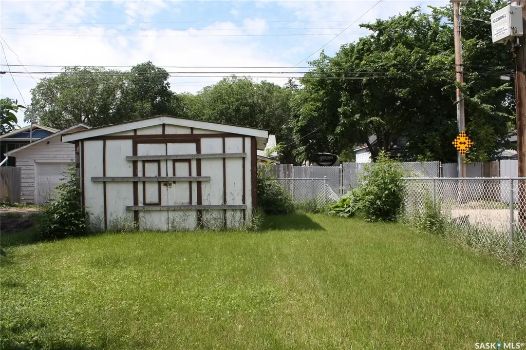 111 L Avenue S Saskatoon SK S7M 2G9
