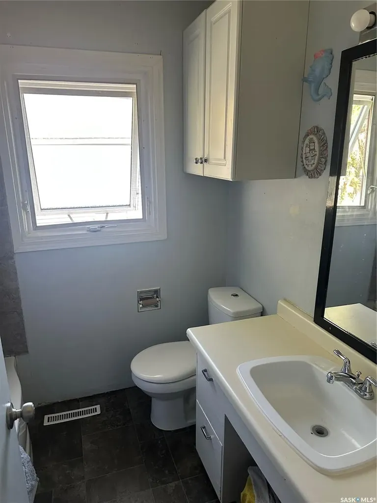 683 Athol Street Regina SK S4T 3B1