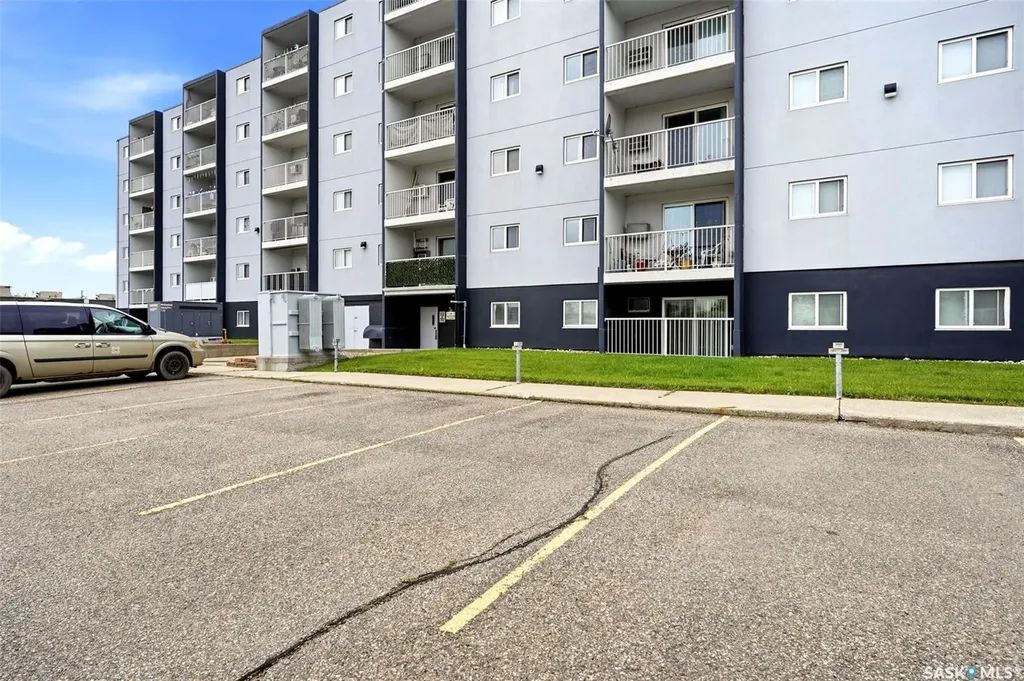 20 Kleisinger Crescent Regina SK S4R 7M3