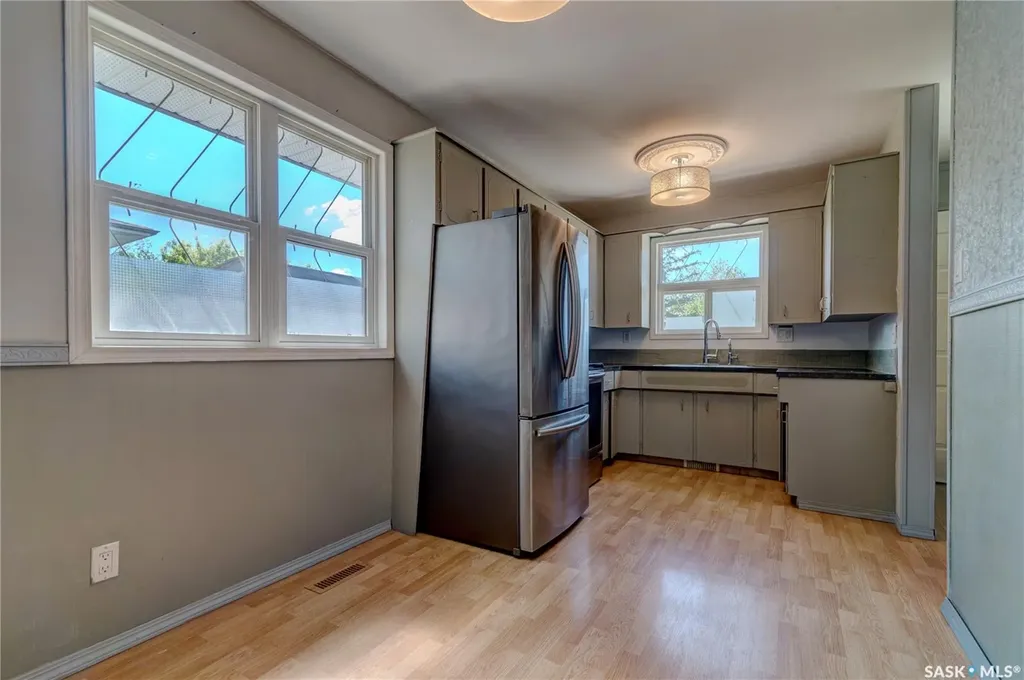 119 Bothwell Crescent Regina SK S4R 5Y7