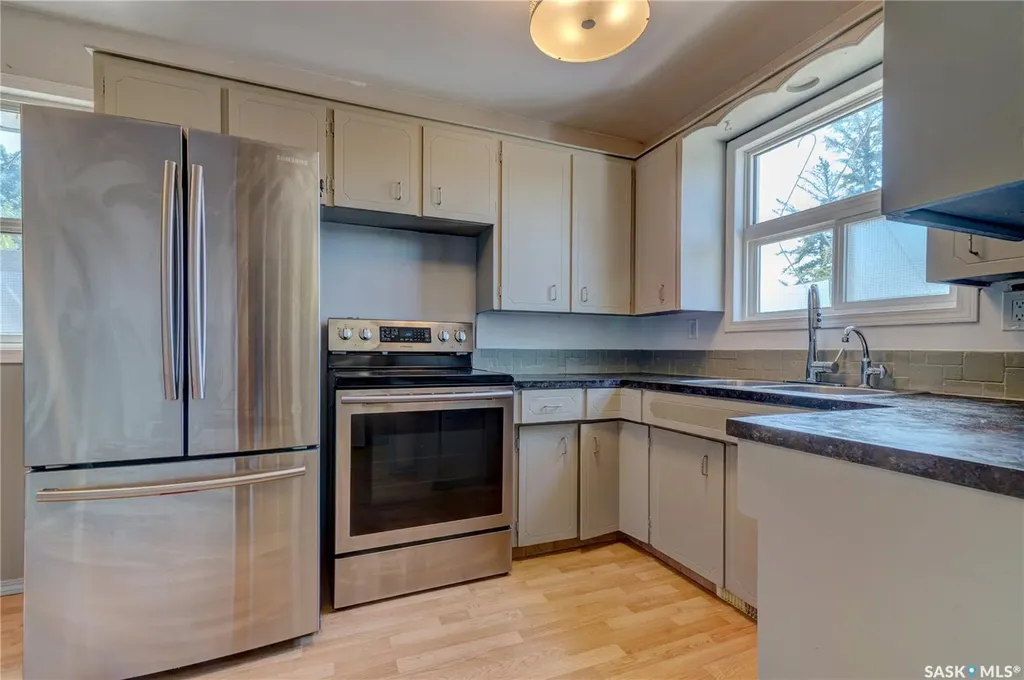 119 Bothwell Crescent Regina SK S4R 5Y7