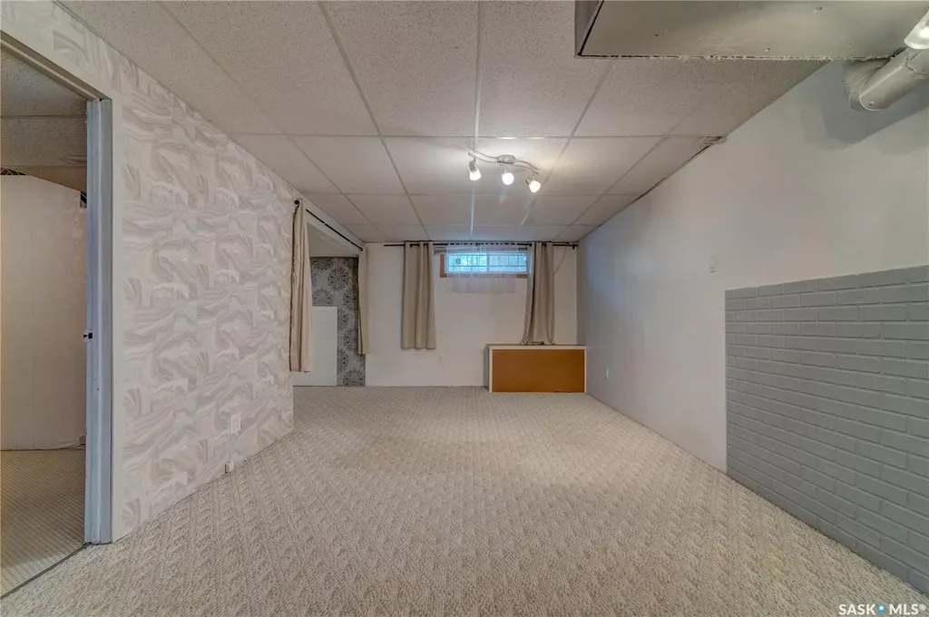 119 Bothwell Crescent Regina SK S4R 5Y7