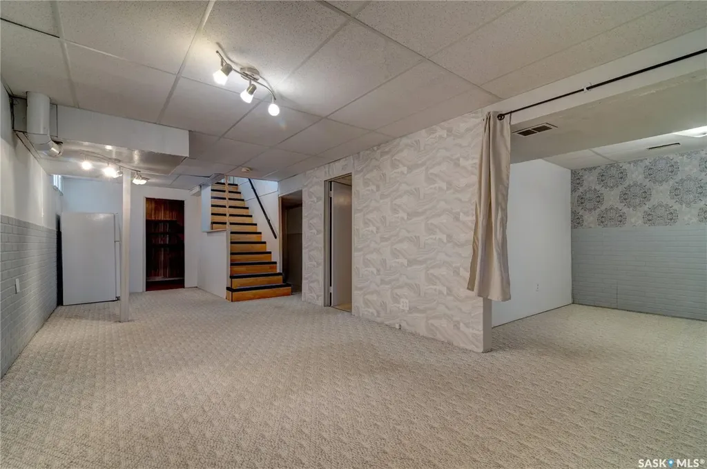 119 Bothwell Crescent Regina SK S4R 5Y7