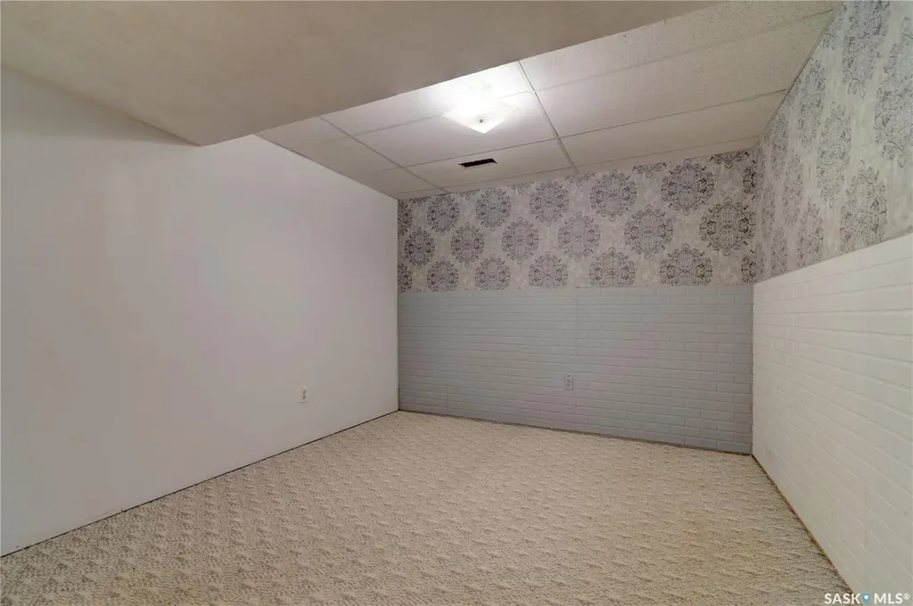 119 Bothwell Crescent Regina SK S4R 5Y7