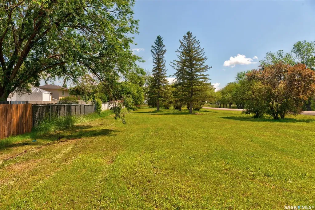 119 Bothwell Crescent Regina SK S4R 5Y7