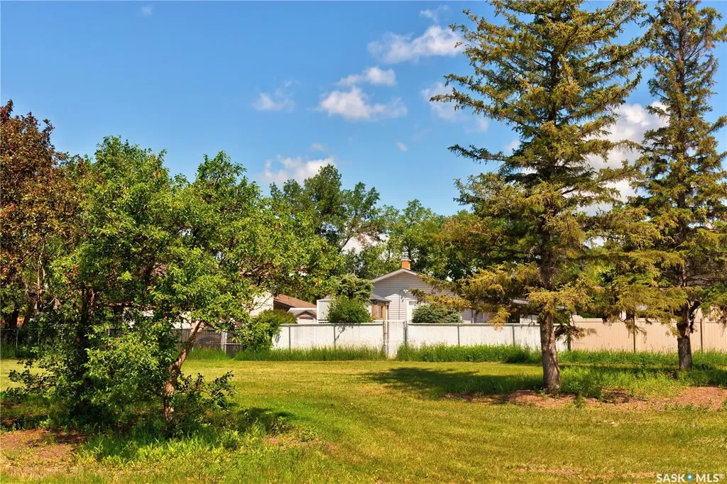 119 Bothwell Crescent Regina SK S4R 5Y7