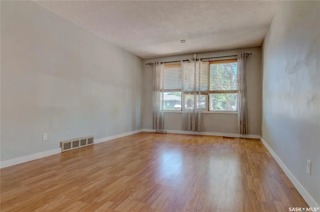 119 Bothwell Crescent Regina SK S4R 5Y7
