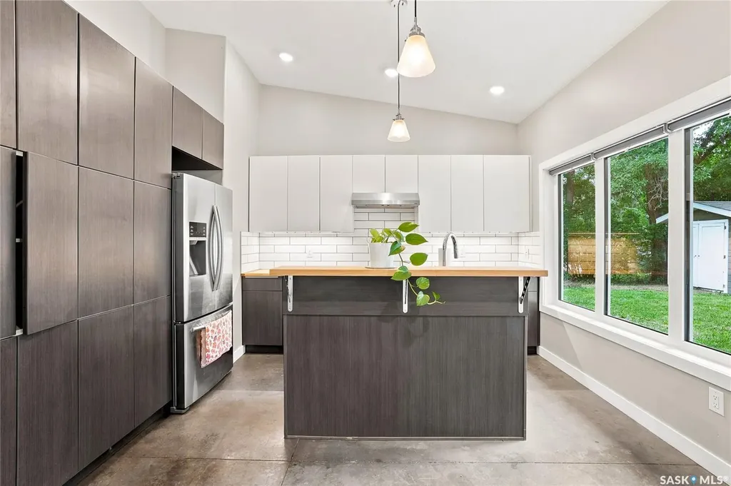 3120 Caen Street Saskatoon SK S7M 3N5