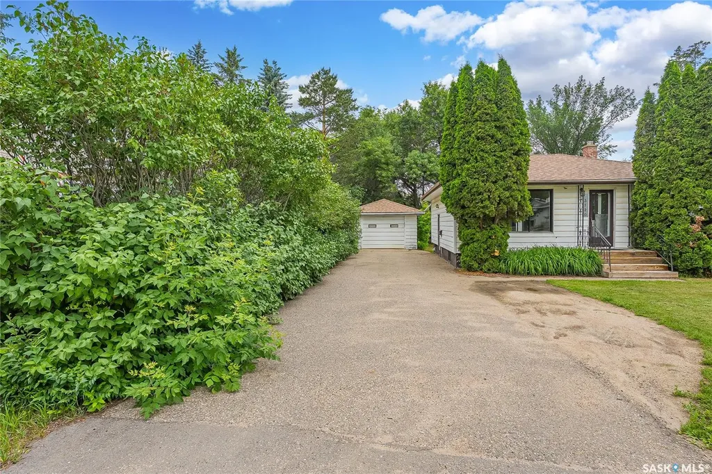 3120 Caen Street Saskatoon SK S7M 3N5