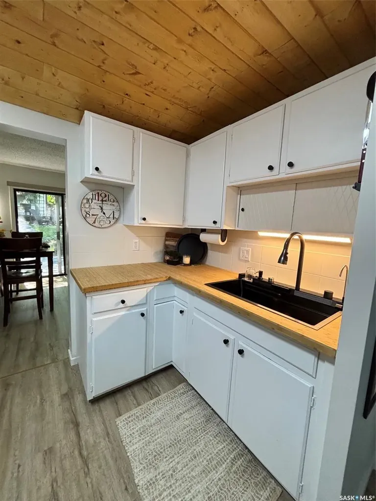 232 Green Avenue Regina Beach SK S0G 4C0