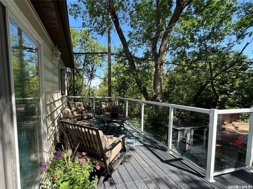 232 Green Avenue Regina Beach SK S0G 4C0