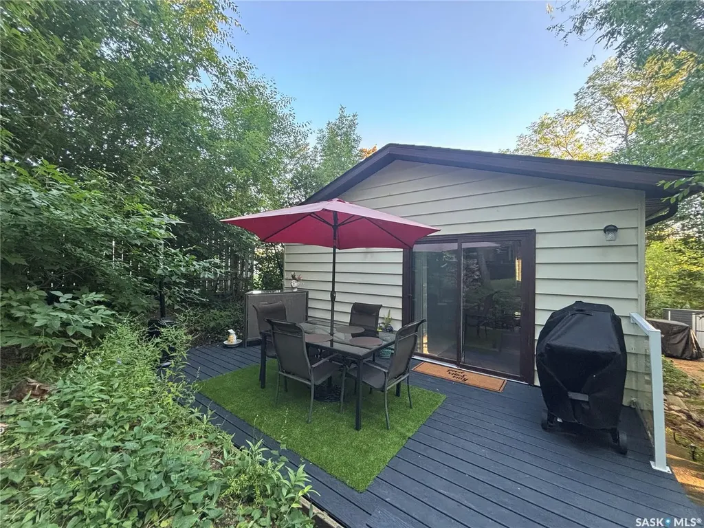 232 Green Avenue Regina Beach SK S0G 4C0
