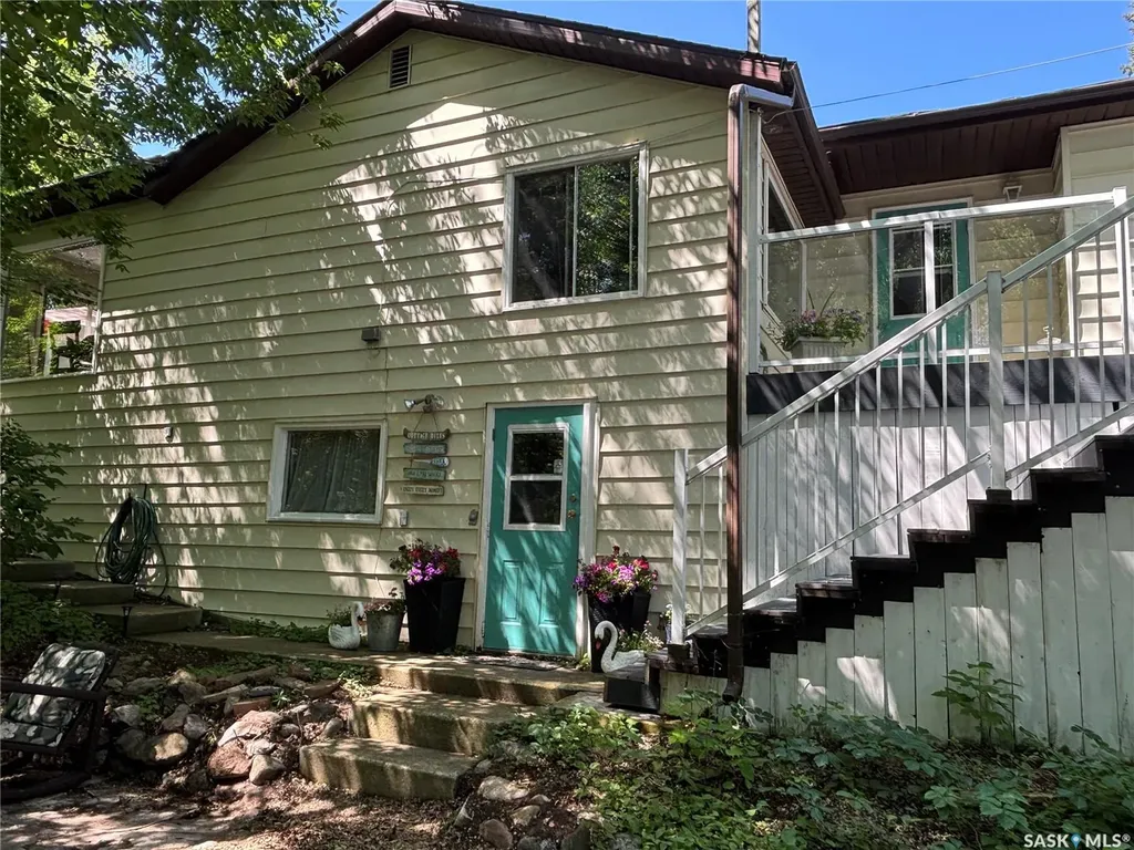 232 Green Avenue Regina Beach SK S0G 4C0