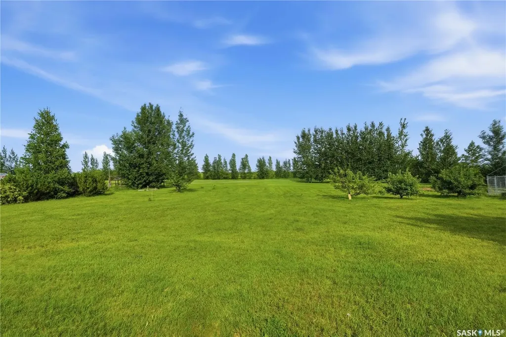 11 Ridge Crescent Dundurn Rm No. 314 SK S7K 3J8