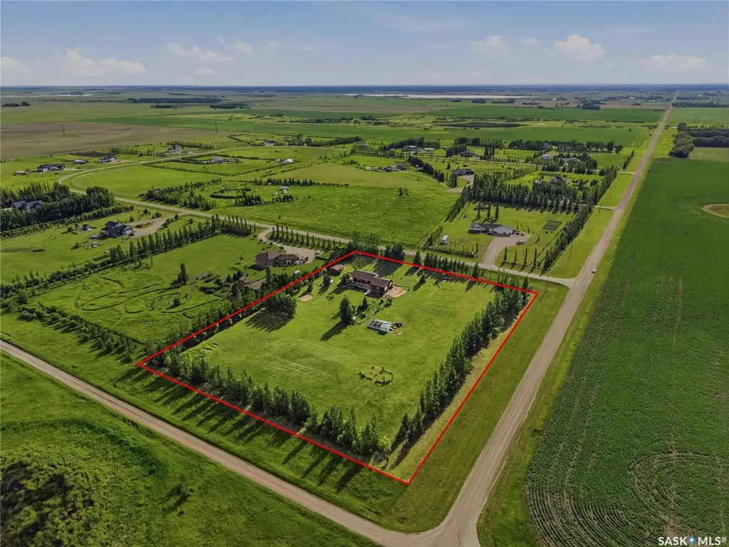 11 Ridge Crescent Dundurn Rm No. 314 SK S7K 3J8