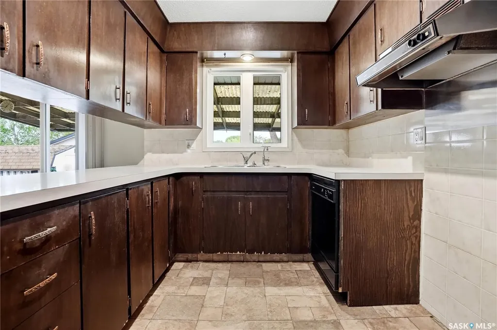 83 Fuhrmann Crescent Regina SK S4R 5A4