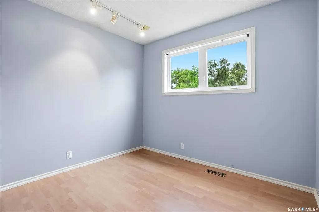 83 Fuhrmann Crescent Regina SK S4R 5A4