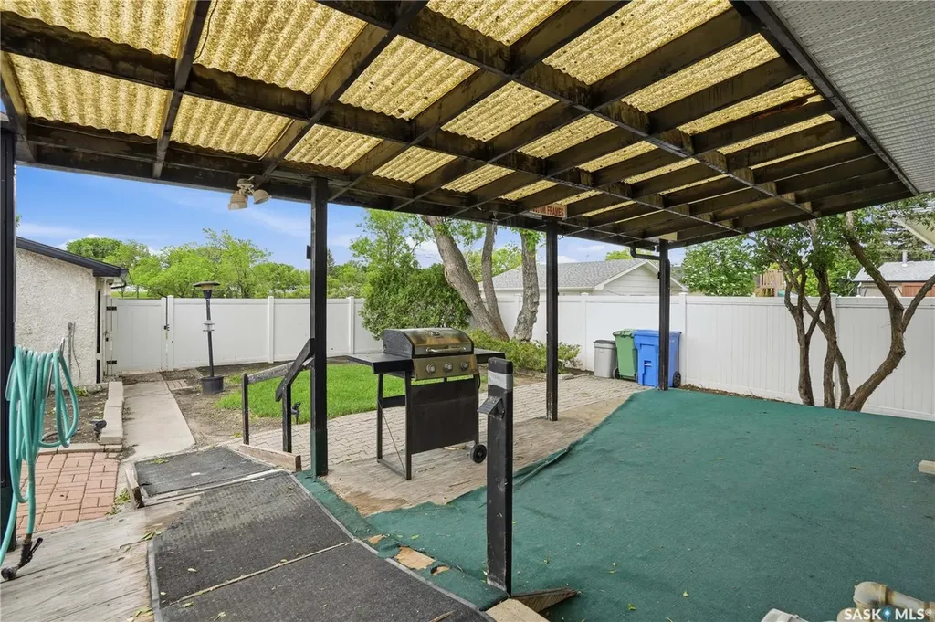 83 Fuhrmann Crescent Regina SK S4R 5A4