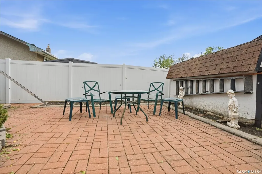 83 Fuhrmann Crescent Regina SK S4R 5A4