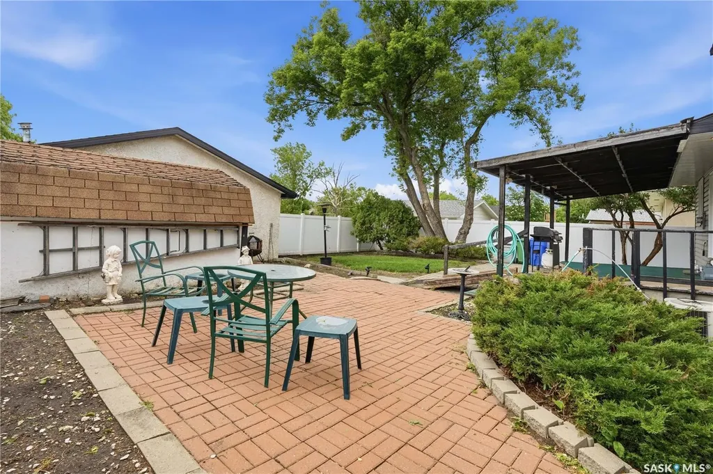83 Fuhrmann Crescent Regina SK S4R 5A4