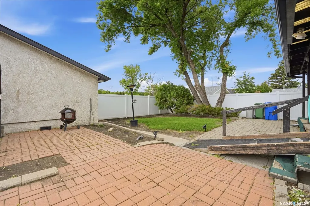 83 Fuhrmann Crescent Regina SK S4R 5A4