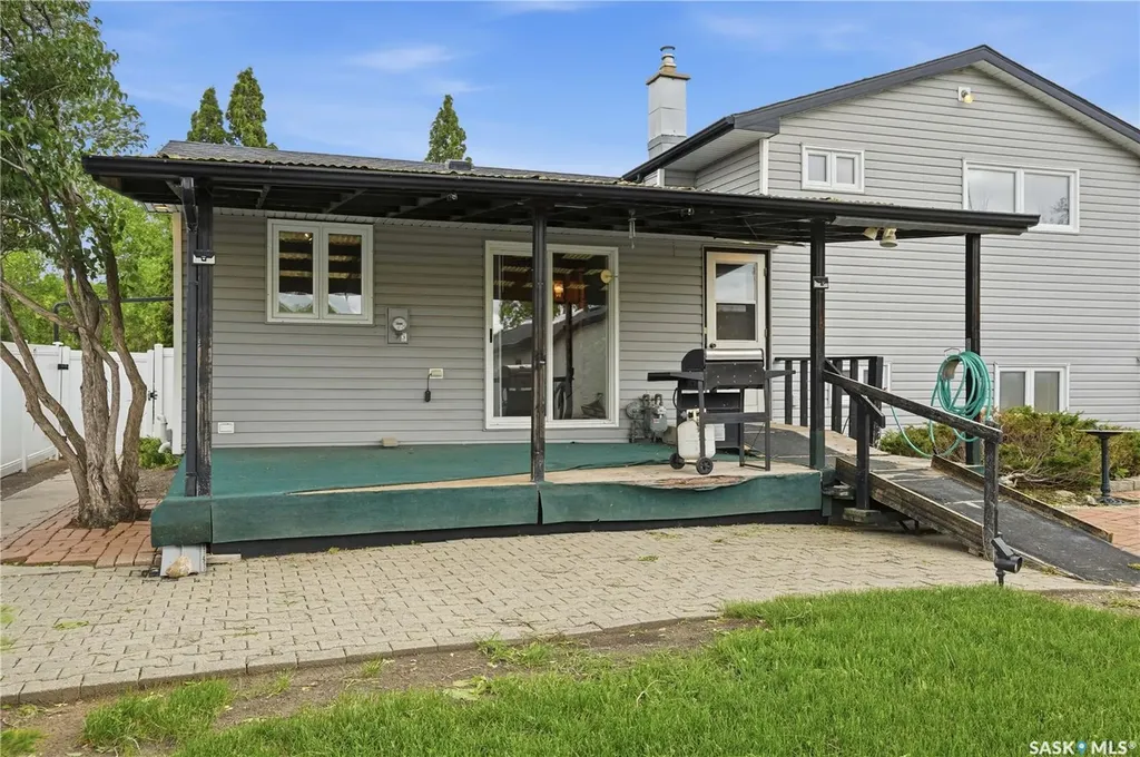 83 Fuhrmann Crescent Regina SK S4R 5A4