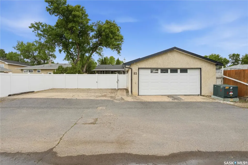 83 Fuhrmann Crescent Regina SK S4R 5A4