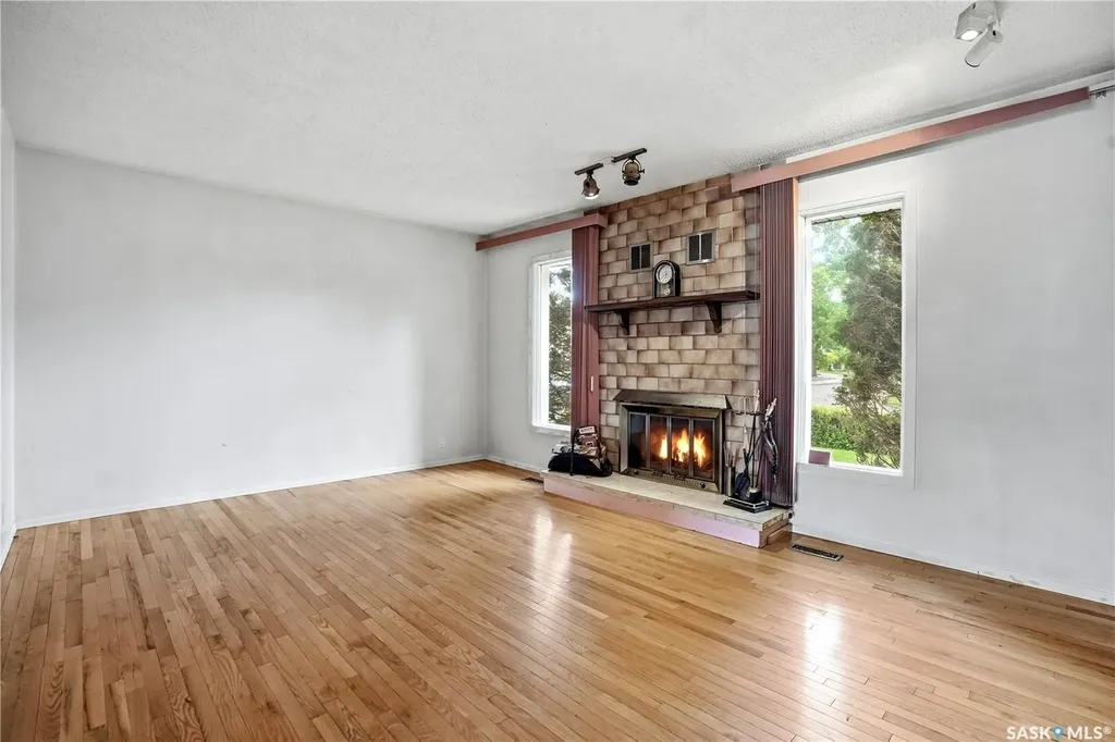 83 Fuhrmann Crescent Regina SK S4R 5A4