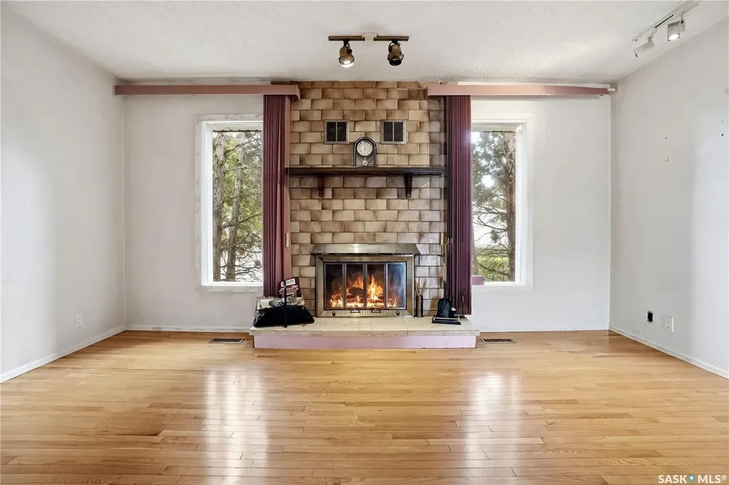 83 Fuhrmann Crescent Regina SK S4R 5A4