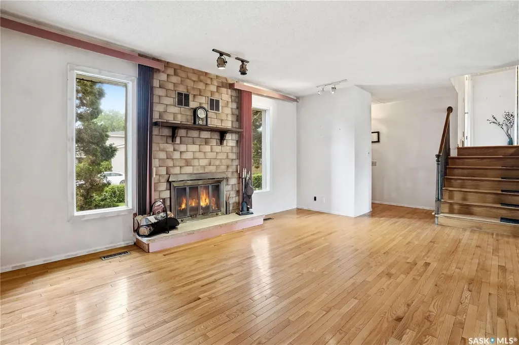 83 Fuhrmann Crescent Regina SK S4R 5A4