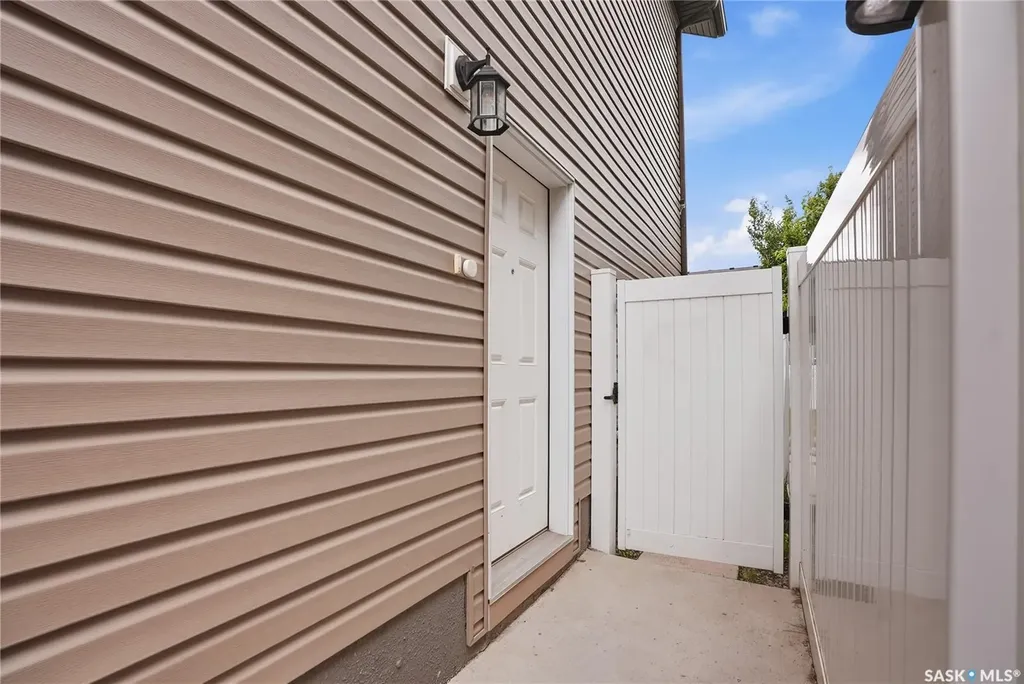155 Dagnone Lane Saskatoon SK S7V 0R1