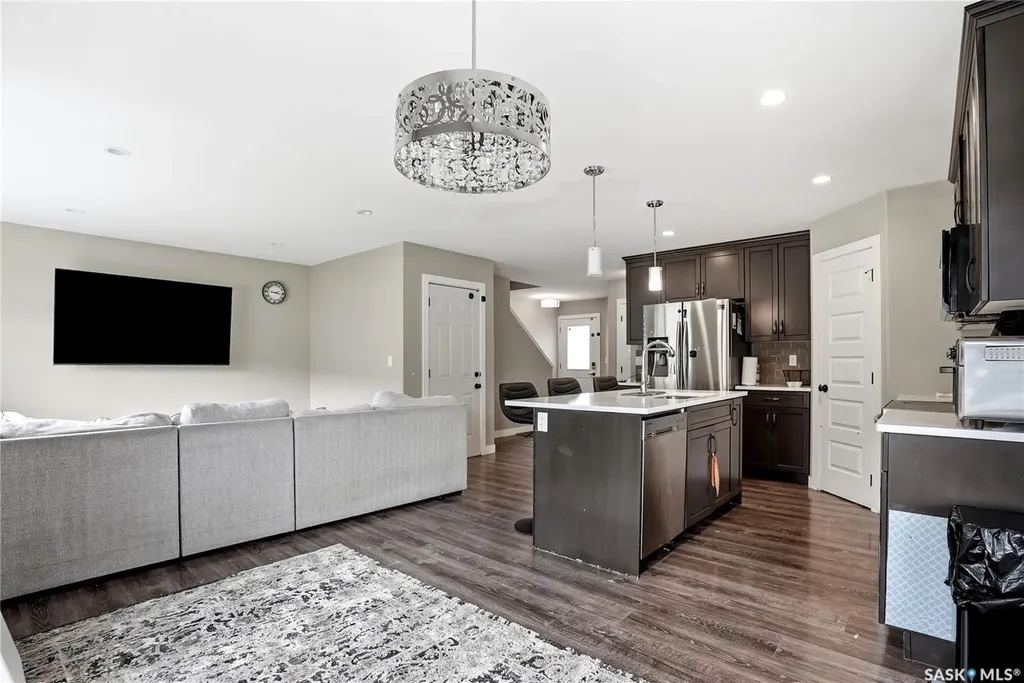 155 Dagnone Lane Saskatoon SK S7V 0R1