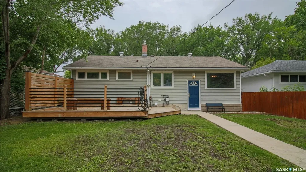 829 Walker Street Regina SK S4T 5N3
