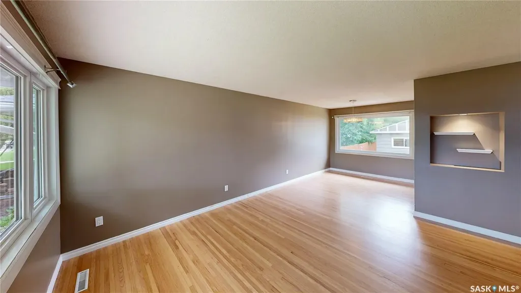 829 Walker Street Regina SK S4T 5N3