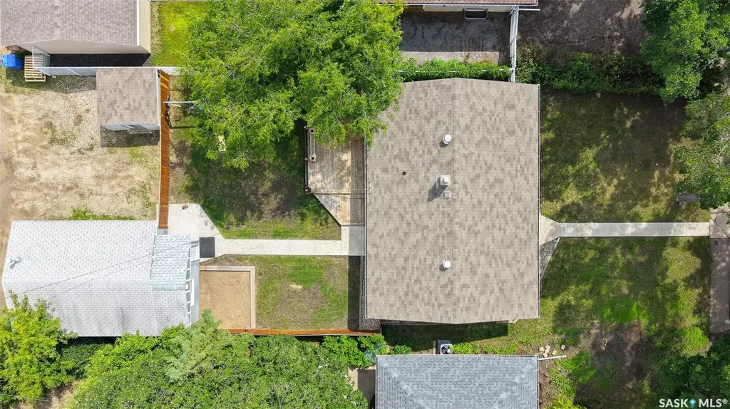 829 Walker Street Regina SK S4T 5N3