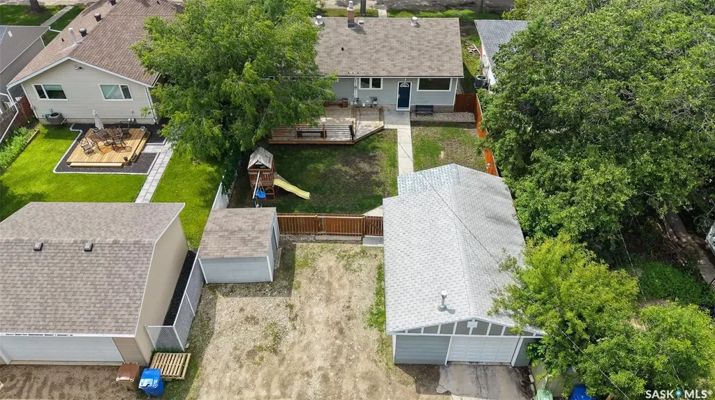 829 Walker Street Regina SK S4T 5N3