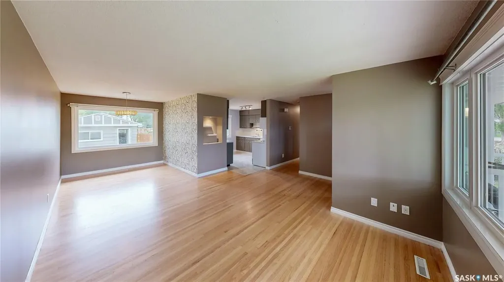829 Walker Street Regina SK S4T 5N3