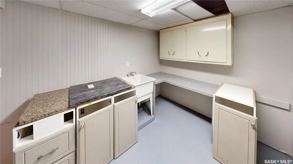 1634 Rae Street Regina SK S4T 2E1